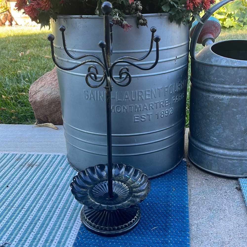 Jewelry stand, antiquey looking